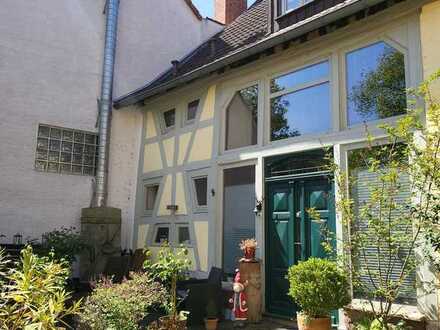 Meiss Unternehmensgruppe - Schöneck - Kilianstädten - Idyllisches FWH mit Terrasse und großem Hof