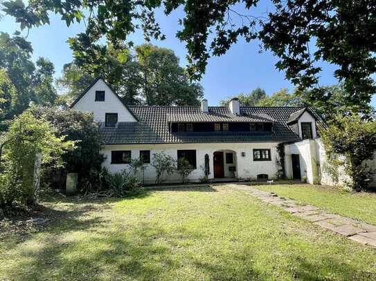 UNVERWECHSELBAR UND SELTEN - IHR LANDHAUS IM GESCHÜTZTEN NATURPARADIES