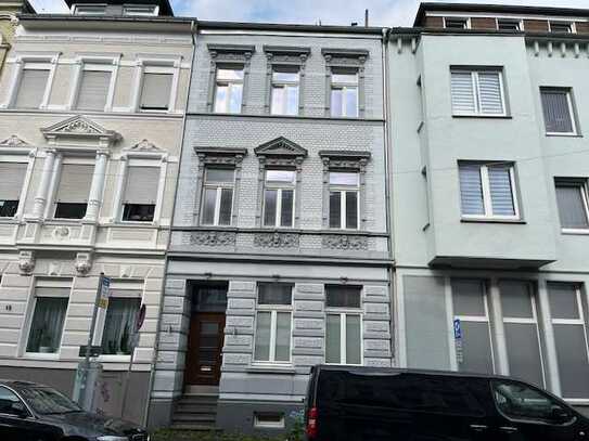 Saniertes 6 PARTEIENHAUS in 41061 Mönchengladbach