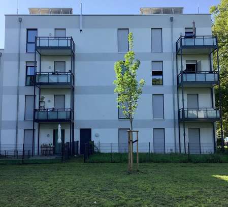 Schicke 5 Zimmerwohnung mit eigenem Garten