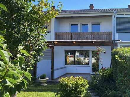 Freundliches Reihenhaus mit 4 Zimmern, Garten & Garage in Müllheim: Komplettsanierung 2022