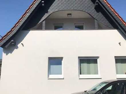 Attraktive, renovierte DHH mit Balkon, Keller und Dachboden zur Miete in Mömbris.