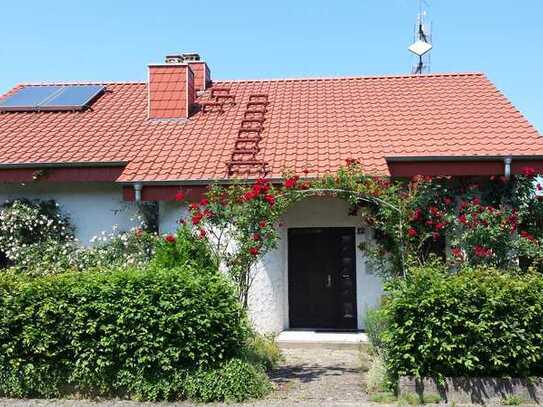 Schönes Einfamilienhaus mit Garten und großer Terrasse in Sinsheim-Dühren ab April 2025 zu vermieten