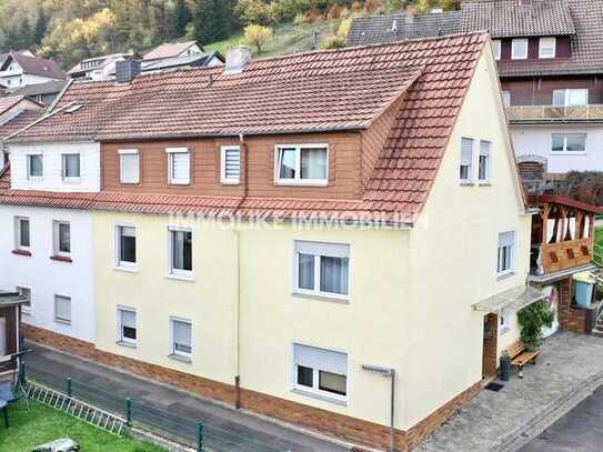 ***Zweifamilienhaus mit Terrasse und Garage***