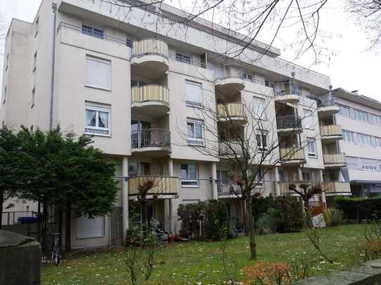 Helle 2-Zimmerwohnung, barrierefrei mit Balkon und Einbauküche!