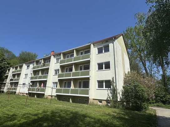 Schöne 3 Raum Wohnung im 1. Obergeschoss - mit Balkon