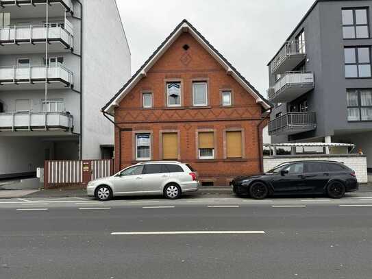 Haus und Zusatzgebäude in Stadtlage zum Grundstückspreis mit viel Potential