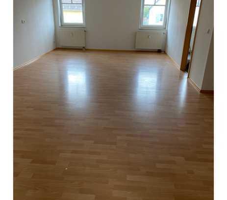 Freundliche 1-Zimmer-Wohnung mit Balkon/Terrasse in Thannhausen