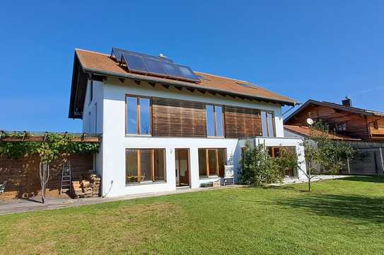 Baubiologisches Energiesparhaus mit Einliegerwohnung in ruhiger Wohnlage von Oberflossing!