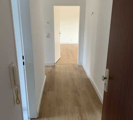 Sanierte, helle Wohnung mit Balkon und Einbauküche in einer gepflegten Eigentumswohnanlage