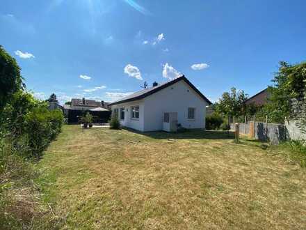 Modernes Einfamilienhaus nach Kernsanierung mit großem Garten