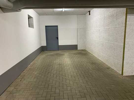 Tiefgaragenstellplatz in RS Königstrße ab sofort zu vermieten