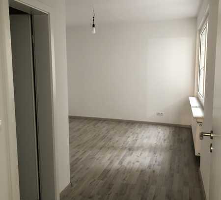 Stilvolle, neuwertige 3-Zimmer-Wohnung mit Balkon und EBK in Bremen