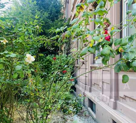 Schönes Mehrfamilienhaus aus der Jahrhundertwende mit Garage und kleines Hinterhäuschen - 3 von 5 Ei