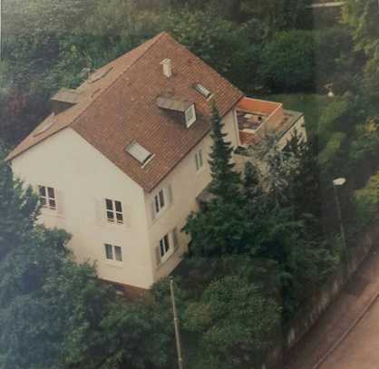 HH-Aussichtslage, 2-Zimmer-Dachgeschosswohnung in freistehendem 2 Fam-Haus