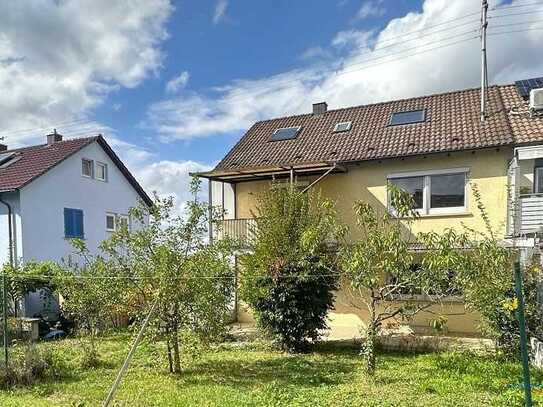 Zweifamilienhaus mit Garage und großem Garten