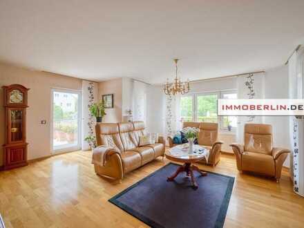 IMMOBERLIN.DE -Aparte Villa mit 3 Sonnenterrassen, großzügigem Garten, Wärmepumpe & Einliegerwohnung