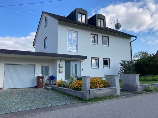 Einfamilienhaus oder Zweifamilienhaus mit Garage, Werkstatt, Gartenhaus und großem Garten