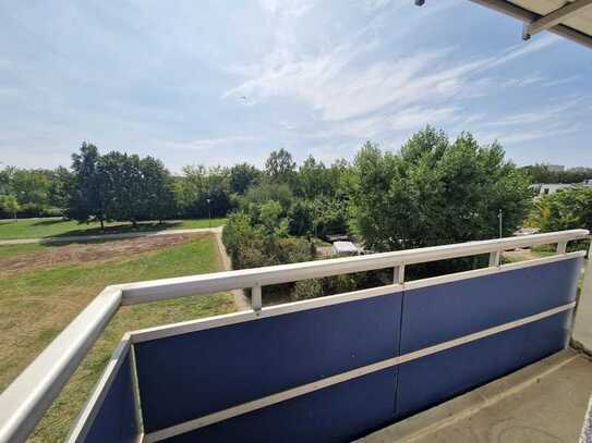 *Perfekt für Familien mit Weitblick*3-Zimmer-Wohnung // Balkon // Aufzug // ab sofort "Herbstaktion"