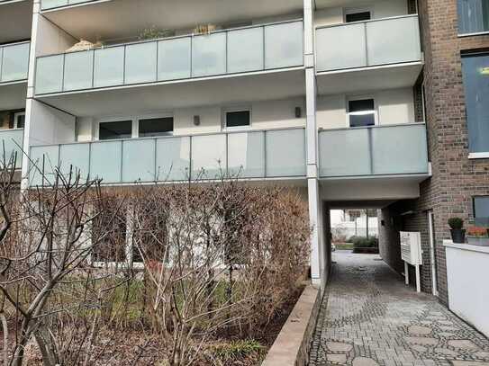 Schöne Moderne 4-Zimmer-Wohnung mit Balkon und EBK - direkt vom Eigentümer in Frankfurt, Riedberg