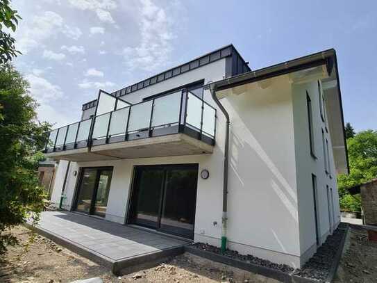 Exklusive 3-Raum-Wohnung mit gehobener Innenausstattung mit Terrasse in Hennef
