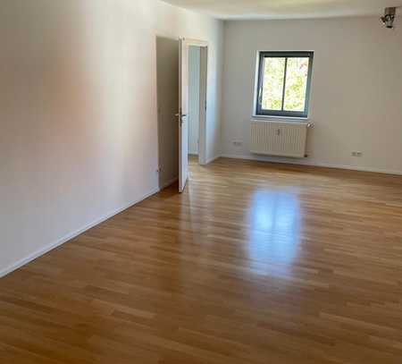 Ansprechende und modernisierte 2-Zimmer-DG-Wohnung in Laaber