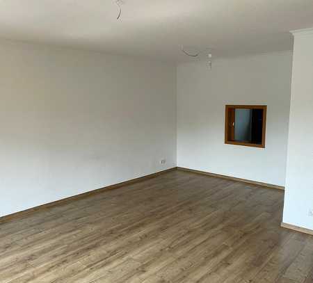 Helle 3-Zimmerwohnung mit Balkon und neuer Küche