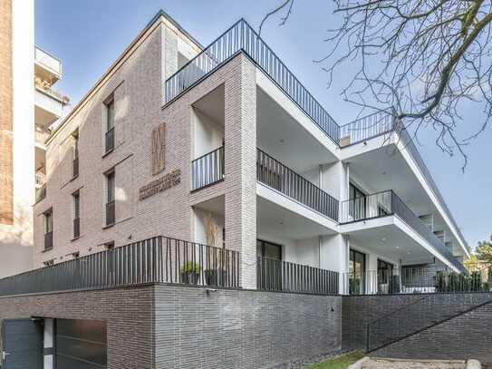 Winterhuder Eleganz: 2-Zimmer-Penthouse mit 42 m² Süd-Dachterrasse - jetzt mit Einbauküche!