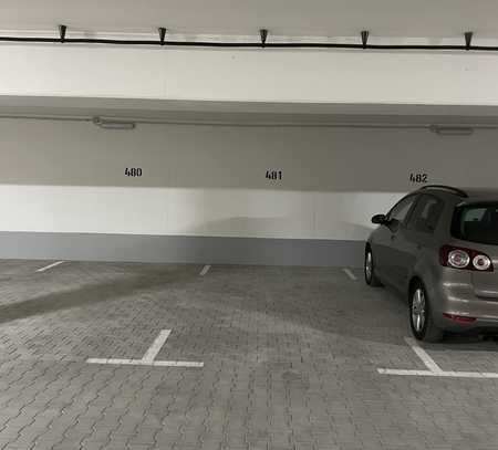 Tiefgaragenstellplatz zu vermieten