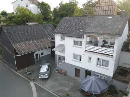 Provisionsfrei: Modernisiertes Einfamilienhaus mit Scheune direkt in Bischoffen