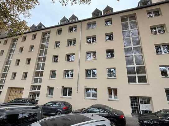 Renovierte 2-Zimmerwohnung am Rathenauplatz (keine WG)