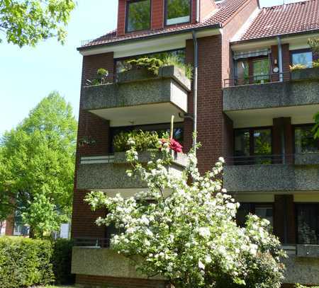 Renovierte, sonnige 2 Zimmer Wohnung mit Balkon