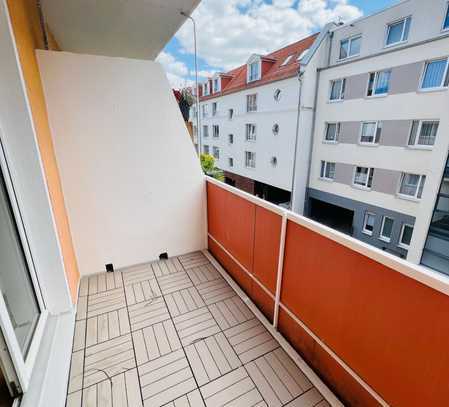 FRISCH SANIERT - Wohnen in der City mit Sonnenbalkon! Befristet für 2 Jahre!!!