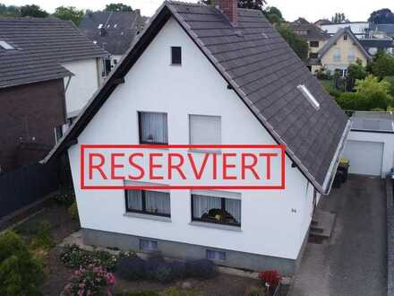 Freistehendes EFH mit ca. 140 qm Wohnfläche mit schöner Garten / Terassen-Anlage