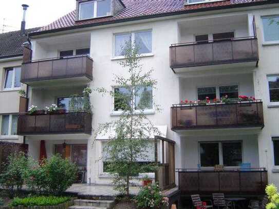 Schöne helle Wohnung mit Balkon