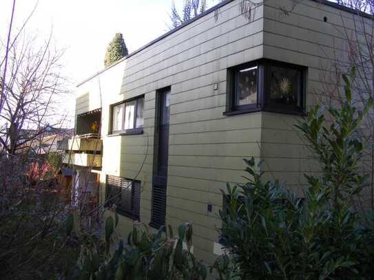 Sanierte 2,5-Raum-Terrassenwohnung mit Balkon und Einbauküche in Filderstadt