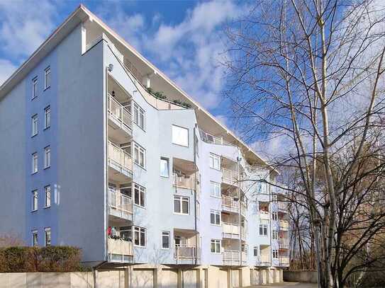 Vermietete Erdgeschosswohnung mit Balkon und PKW-Stellplatz