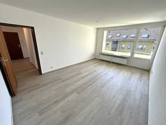 Renoviert im Frühjahr 2025: 3 Zimmer, 75 m², 2 neue Badezimmer, Balkon & Einbauküche