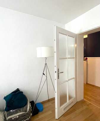 GALLUS I 2- ZIMMER I KÜCHENZEILE I RUHIGE LAGE I ANFRAGEN NUR PER MAIL !