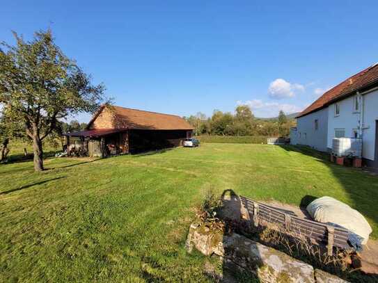 VOR DEN TOREN VON BAD HERSFELD!!! Vierfamilienhaus mit 5 Garagen und großem Grundstück