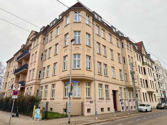 Stilvolle Gründerzeitwohnung mit EBK (optional), Balkon, Aufzug in Stadtfeld-Ost