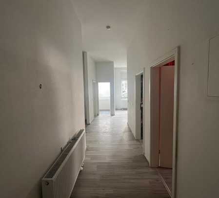 Achtung: Hier wird noch renoviert! 3-Zimmer Wohnung zu vermieten!