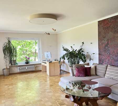 Geschmackvolle 6-Zimmer-Wohnung mit Terrasse und EBK