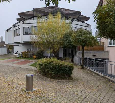 Exklusive 5,5-Raum-Wohnung mit gehobener Innenausstattung mit Terrasse und EBK in Steinenbronn