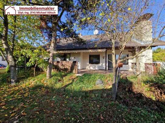 Zweifamilienhaus in beliebter Lage von Schaafheim - Große Terrasse, eingewachsener Garten und Garage