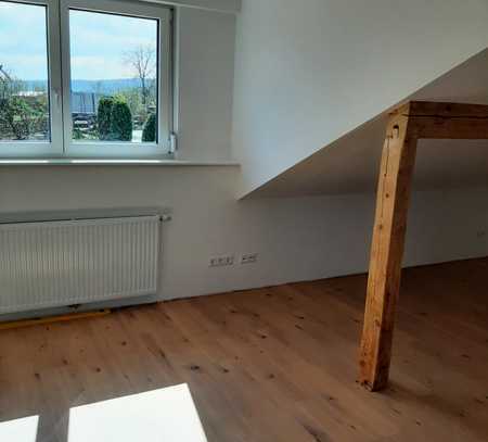 Helle 2-Zimmer-Dachgeschosswohnung