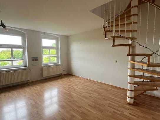 helle Maisonette Wohnung, 3-Zimmer, Dachgeschoss, Balkon, Parkplatz im Innenhof, zentrale Lage in Z