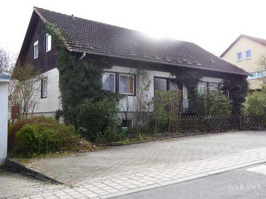 Großzügiges Ein-/Zweifamilienhaus mit zusätzlich integrierter Praxis-/Bürofläche in Bayreuth