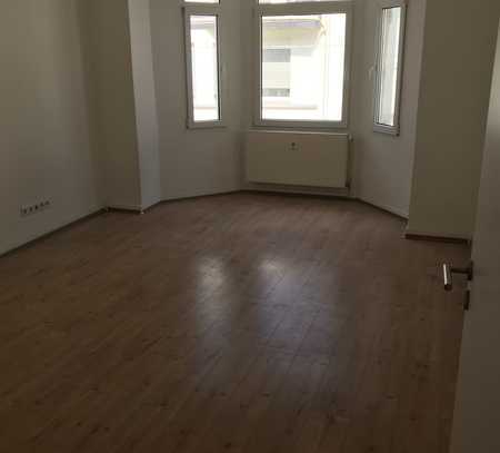 Sehr schön geschnittene 3 Zimmer Wohnung mit Balkon.