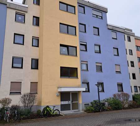 Schöne zentrumsnahe 2-Zimmer-Wohnung 58,1 qm mit Südloggia und Kellerabteil in Neumarkt / Opf.